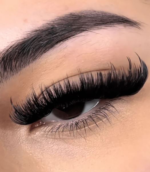 Mega Volume Lash Clusters